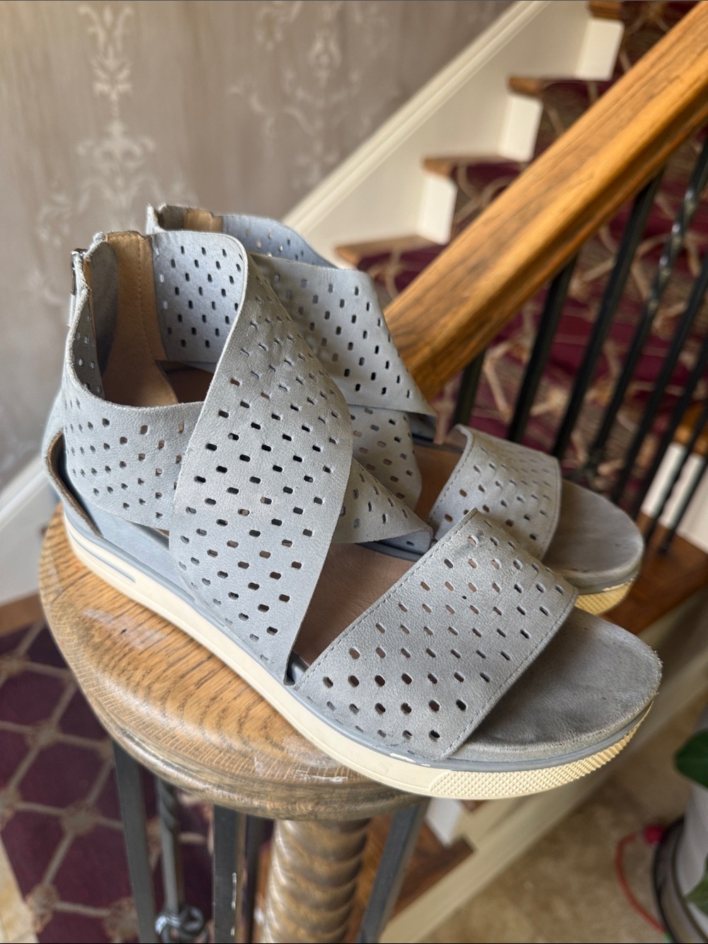 EILEEN FISHER perforated gray sandal women’s size 8 1/2 zip back